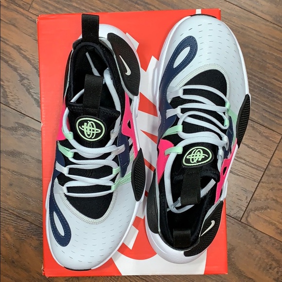 NIKE HUARACHE E.G.E.BG pure platinum/white-black - Picture 2 of 16